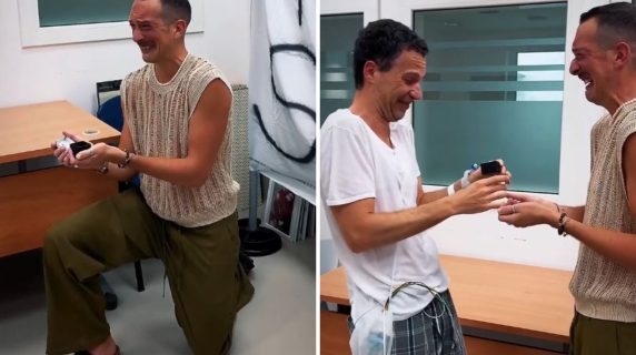 Proposta di matrimonio nel reparto di cardiologia a Careggi, Lorenzo a Tommaso: «Mi vuoi sposare?»