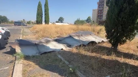 Lamiere e detriti, ecco le conseguenze dell'esplosione
