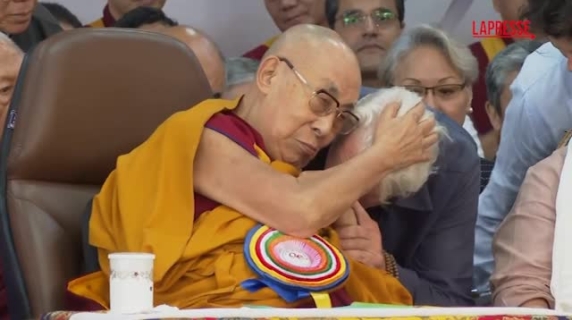I 90 anni del Dalai Lama, alla festa Richard Gere: «Spero di arrivare ai 130»