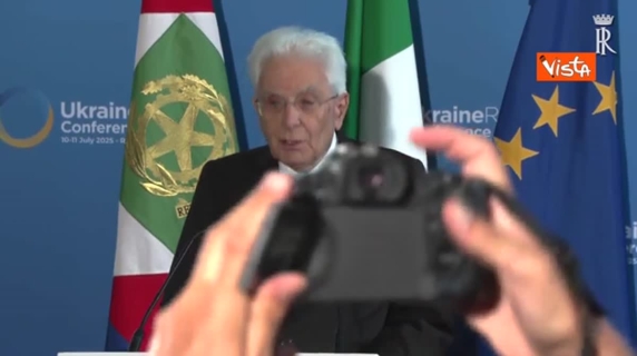 Ricostruzione Ucraina, Mattarella: «Ue è per un mondo libero e contro ogni sopraffazione»