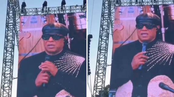 Stevie Wonder contro chi insinua che non sia veramente cieco: «Lo sono dalla nascita ma vedo molto più di voi, è stata una benedizione»