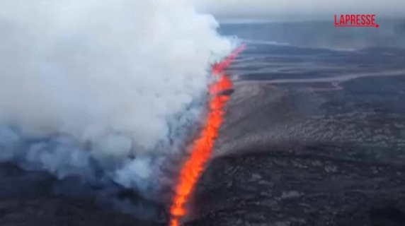 Nuova eruzione sulla penisola di Reykjanes in Islanda: si apre un crepaccio di fuoco