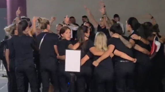 La festa delle azzurre del calcio per la semifinale agli Europei conquistata: cori e abbracci