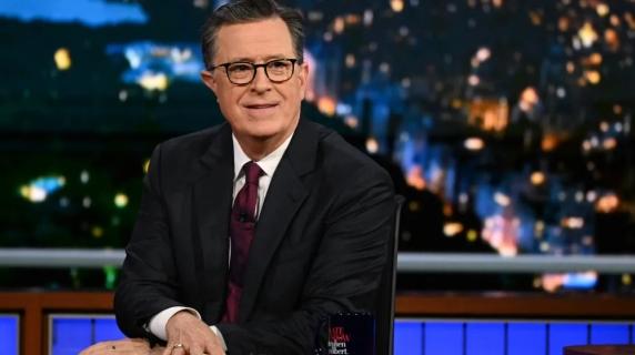 CBS annuncia la fine di The Late Show con Stephen Colbert: lo show si concluderà nel 2026