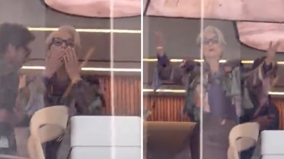Meryl Streep di nuovo nei panni di Miranda Priestly: saluta i fan assiepati in strada per ammirarla sul set