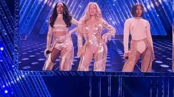 Beyoncé riunisce le Destiny's Child: il video dell'ingresso sul palco a Las Vegas e l'urlo dei fan