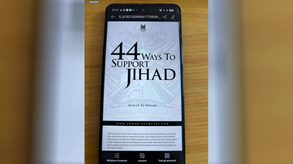 Inneggiano alla Jihad sul web: perquisiti 22 ragazzini tra i 13 e i 17 anni