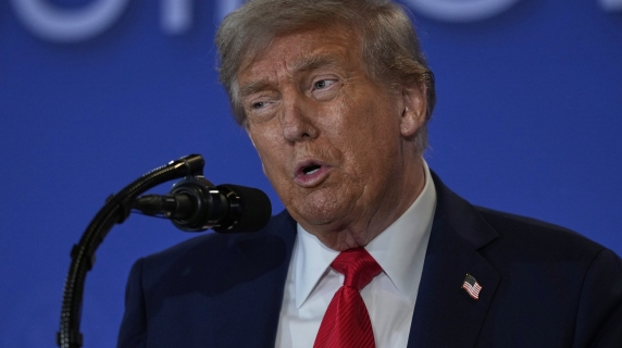 Trump in conferenza stampa: «Abbiamo fatto grandi progressi». E Putin lo invita a Mosca
