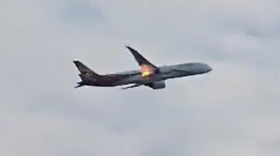 Motore in fiamme durante il volo per Düsseldorf: aereo Condor effettua atterraggio di emergenza a Brindisi
