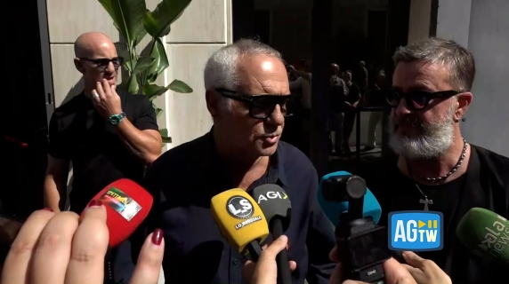 Panariello e Masini alla camera ardente per Pippo Baudo: «Subito Patrono del varietà»