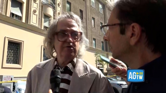 Marzullo alla camera ardente per Baudo: «Dobbiamo sforzarci perché la tv di Pippo esista sempre»