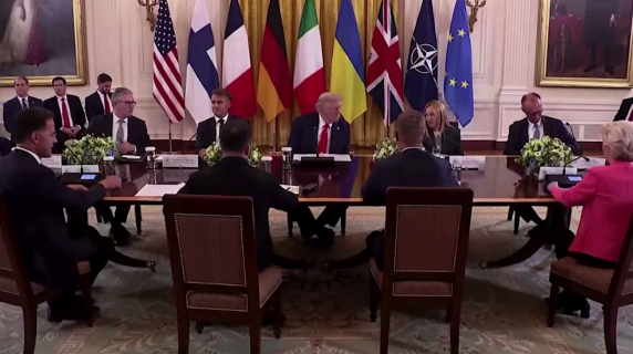 La frase di Meloni sulla stampa in una conversazione con Trump e Stubb a Washington: «Io non voglio mai parlarci»