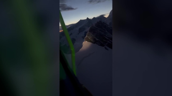 L'intervento dell'elisoccorso: sono salvi i due alpinisti tedeschi bloccati sul Monte Rosa