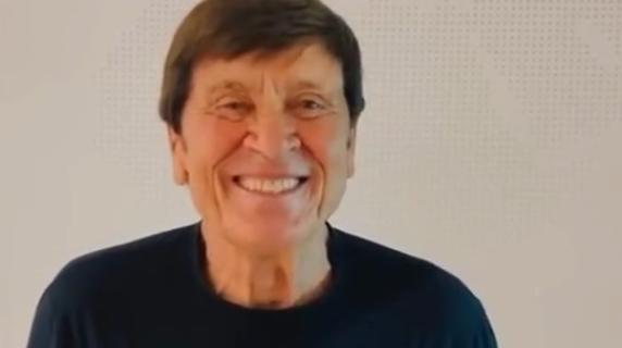 Gianni Morandi: «Prendo una pausa dai social, il telefono non ce la fa più a starmi dietro»