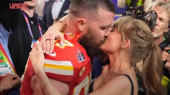Taylor Swift e Travis Kelce fidanzati, i due anni d'amore della pop star e il campione - La videoscheda