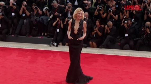 Il primo red carpet della Mostra Venezia 2025: l'eleganza in nero di Cate Blanchett, il bustier di Heidi Klum, lo stile di Tilda Swinton