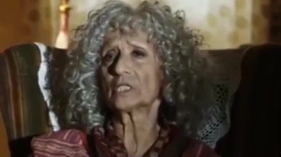 Mazzamauro: «Io picchiata da un attore sul set di 'Poveri ma ricchi'»