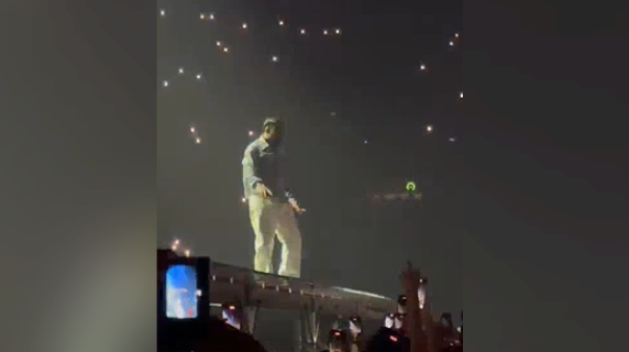 Le immagini del concerto di Drake al Forum di Assago