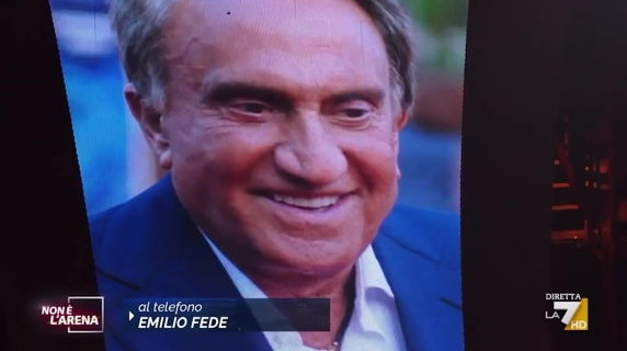 Emilio Fede nel 2021 in lacrime in diretta a «Non è l’Arena» per il ritorno in libertà: «È tornata la vita»