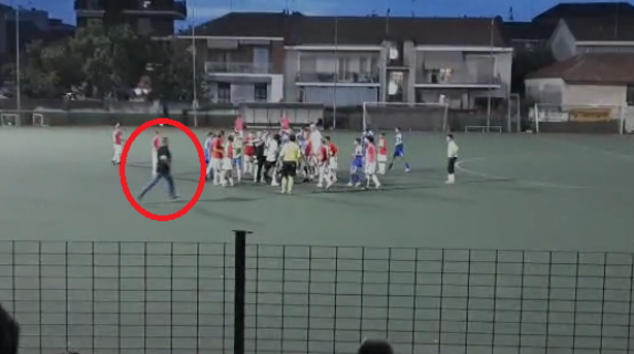 Collegno, la zuffa in campo e l'aggressione al calciatore 13enne dopo la la partita Carmagnola-Volpiano