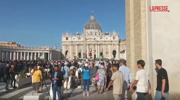 Già 12mila persone in piazza San Pietro per la canonizzazione di Acutis e Frassati