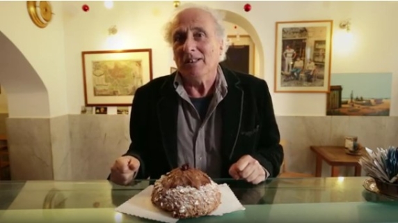 La Luisona di Stefano Benni, il video per i 40 anni della «decana delle paste»: «L'ho trovata, mi perseguita e non la sopporto più»