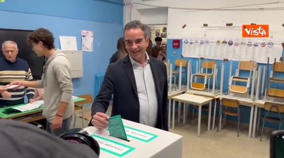 Occhiutto al voto a Cosenza per le Regionali in Calabria