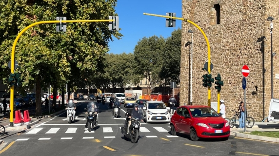 Firenze, rivoluzione viabilità alla Torre della Zecca Vecchia: il video