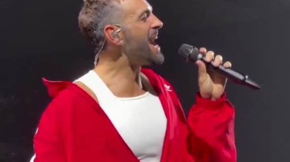 Marco Mengoni sorprende i fan e canta a cappella «Come saprei» di Giorgia