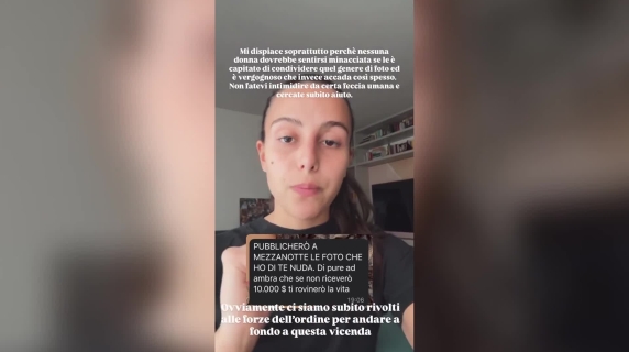 La denuncia di Jolanda Renga: «Ricattata con la minaccia di pubblicare foto di nudo»