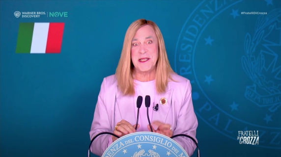 Crozza-Meloni: «Io sono Miss Mondo. Trump mi detto che sono bella in mondovisione»