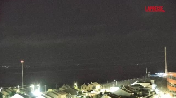 Esplosioni a Gaza dopo l'ordine di Netanyahu di attaccare la Striscia