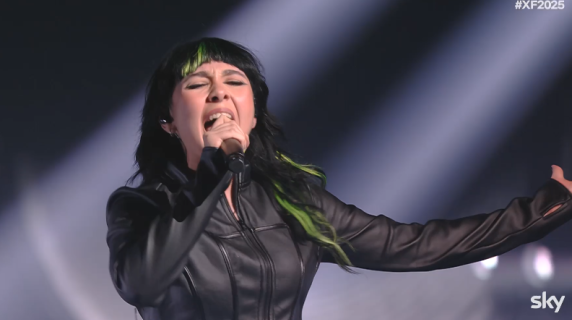 Rob canta 'Ti sento' dei Matia Bazar: emozione per il pubblico di X-Factor 2025