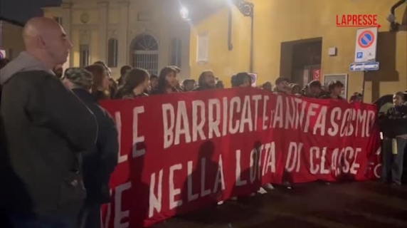 Parma, cori fascisti nella sede di FdI: le immagini del presidio antifascista