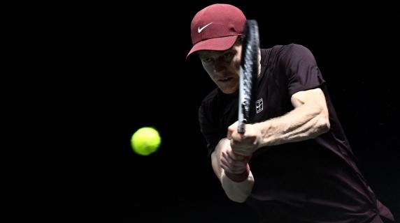 Sinner batte Auger Aliassime all'Atp di Parigi: il lungolinea vincente di rovescio per la vittoria e tutti gli highlights