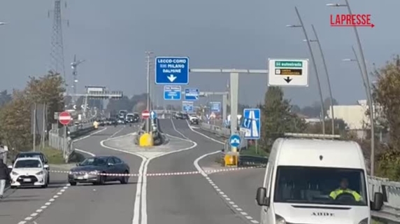 Bergamo, due morti in tangenziale sud: i rottami dei veicoli sull'asfalto