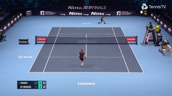 Il video del match point di Sinner: così ha battuto in due set De Minaur e vola in finale