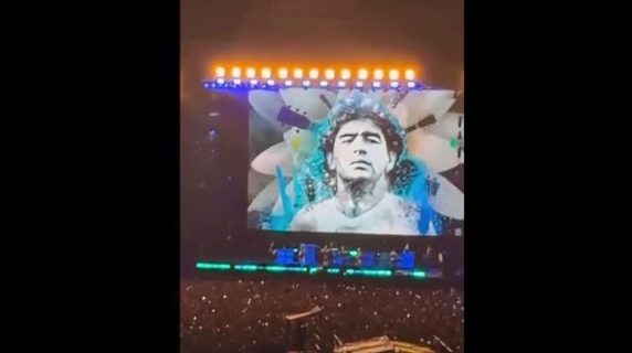 Oasis, omaggio a Maradona durante il concerto a Buenos Aires