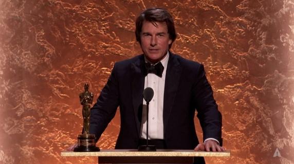 Tom Cruise riceve il premio Oscar onorario: «Fare film è ciò che sono. Raccontare storie mi ha aperto gli occhi»