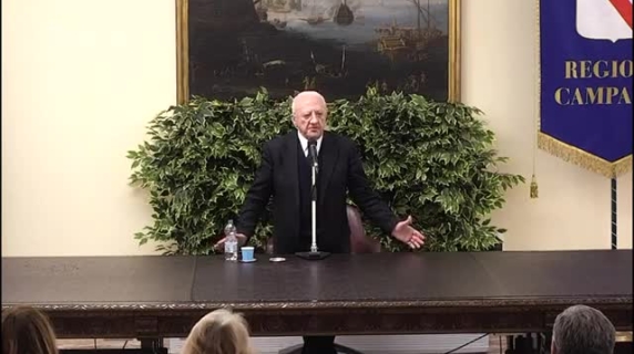 De Luca saluta i dipendenti della Regione: ho cercato di rispettare tutti