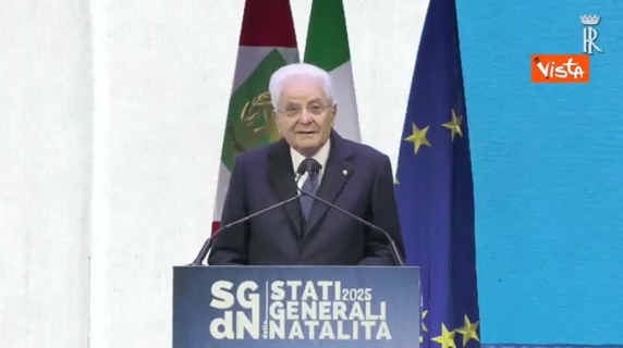 L'appello di Mattarella per la natalità: «La società invecchia, i giovani sono pochi come mai avvenuto nella storia»