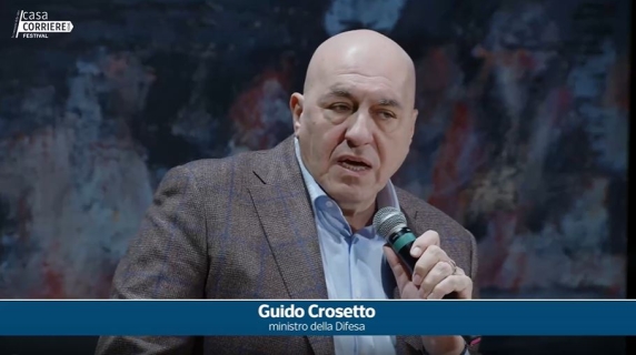 Crosetto a Casa Corriere denuncia l'irruzione a 'La Stampa': «Per formare un'idea non si entra in un giornale e lo si distruggge»