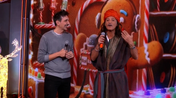 Fiorello si veste da Sandokan a "La Pennicanza" e scherza: "Vertici Rai stanno defibrillando Salgari per fargli scrivere altre storie!"