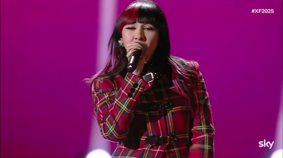 XFactor, Rob in «Cento Ragazze» travolge pubblico e giudici