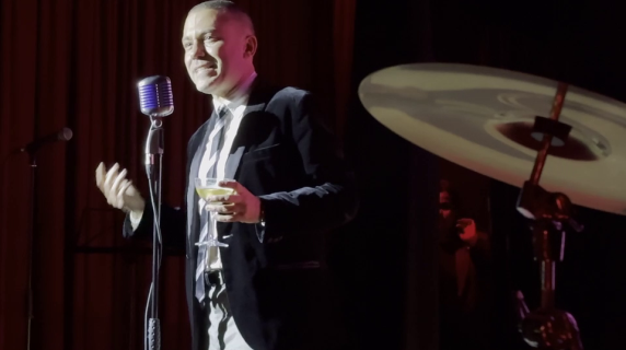 «La Maison»: al Pigneto lo spazio per stand-up comedy. Alla serata di debutto Michela Giraud, Saverio Raimondo, Stefano Rapone