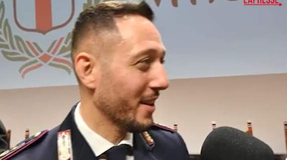 Ambrogino d'Oro: standing ovation per il poliziotto Di Martino che fu accoltellato da un uomo che scagliava pietre contro treni e persone