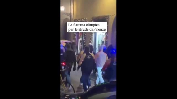 La Fiamma olimpica attraversa Firenze