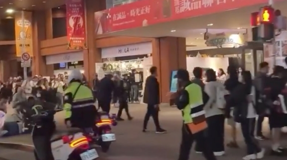 Taiwan, panico a Taipei: attacco con coltello in centro città, diverse vittime