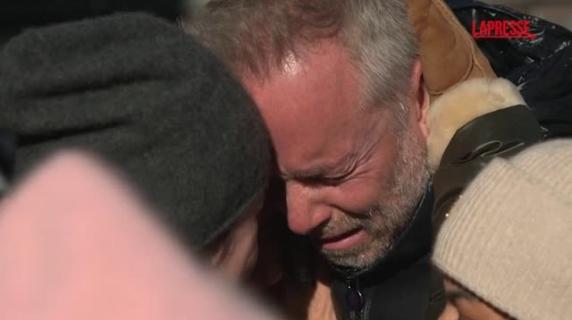 A Crans Montana il dolore e le lacrime dei parenti delle vittime