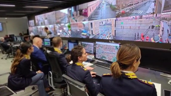 Giubileo, la cerimonia di chiusura monitorata nella sala operativa della Questura